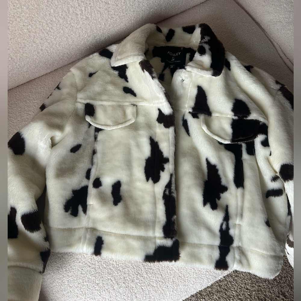 Cozy Cow Jacket 🤎